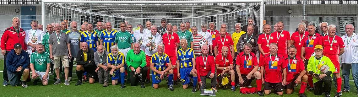 Teams der Ü 75-Landesmeisterschaft. © Siegmund Heidrich