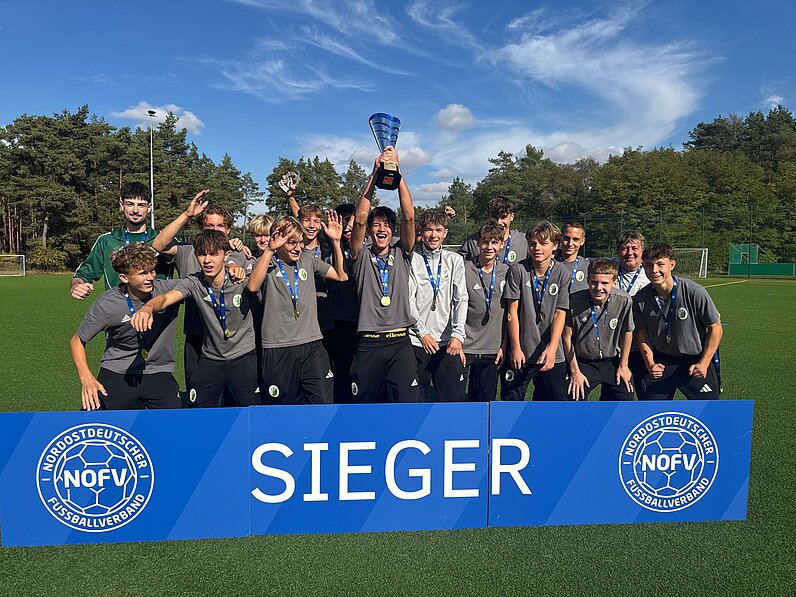 Sachsen gewinnt den NOFV-Pokal bei den U 16-Junioren.