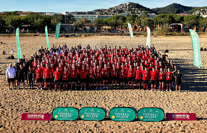 Die diesjährigen Fußballhelden bei ihrer Bildungsreise in Spanien.