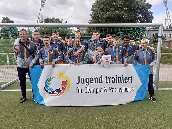 So sehen Sieger aus: Die Schule "An der Nassau" Meißen hat das Bundesfinale von JTFO&P bereits das zweite Mal nach Sachsen geholt. © Schule "An der Nassau"