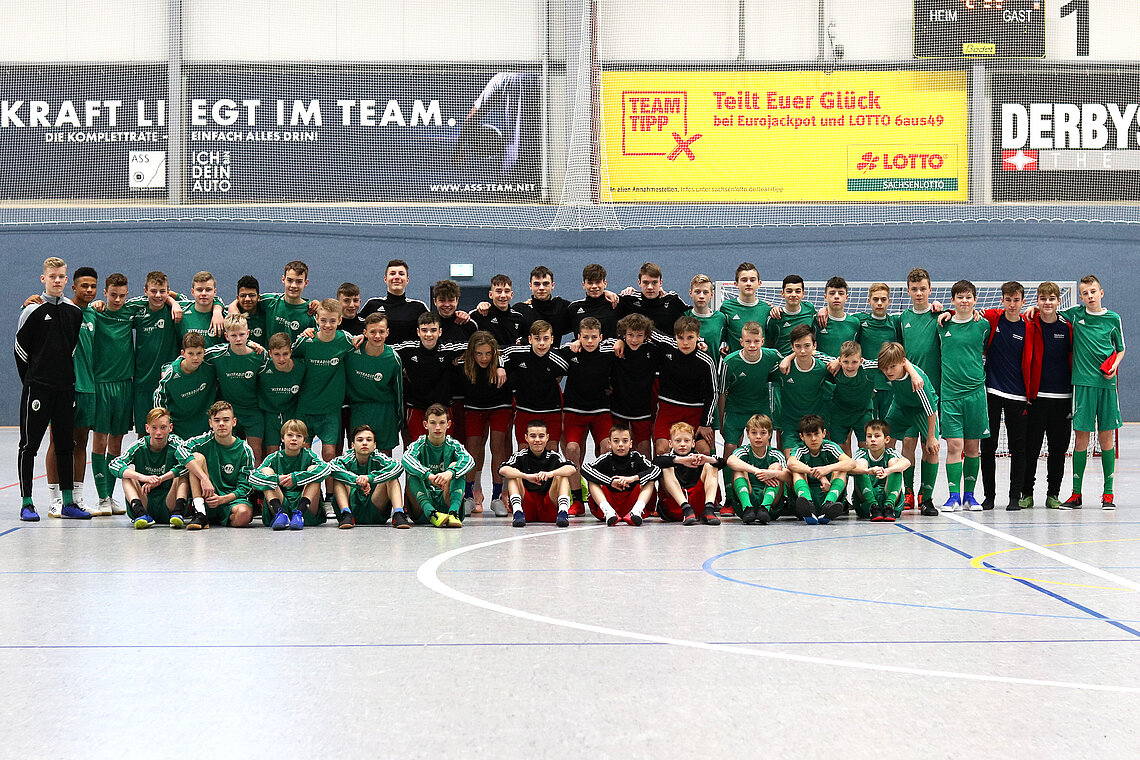 Gruppenfoto von allen Länderverbänden zusammen.