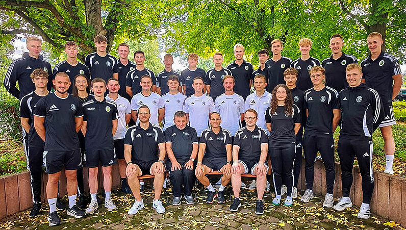 Schiedsrichter der Spitzenförderung sowie der Coaching-Gruppen Sachsenliga und Sachsenklasse. © SFV