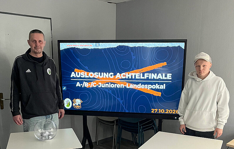 Losfee Vincent Israel (re.) und Heiko Melde bei der Auslosung beim SC Borea Dresden.