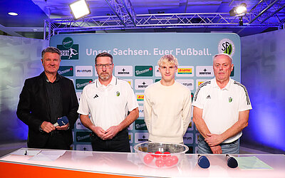 Quentin Enold von der SG Dynamo Dresden hat das Viertelfinale um den Wernesgrüner Sachsenpokal 2025/2026 ausgelost. © SFV/Luise Böttger