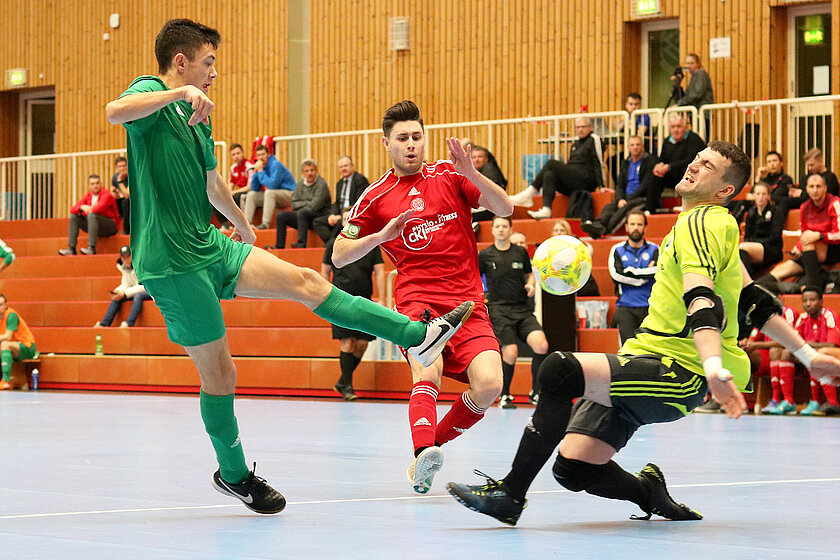 Gegen eine starke Auswahl vom Mittelrhein unterliegt Sachsen mit 0:3. Auch Tom Gründling scheiterte am starken Keeper. © Alexander Rabe