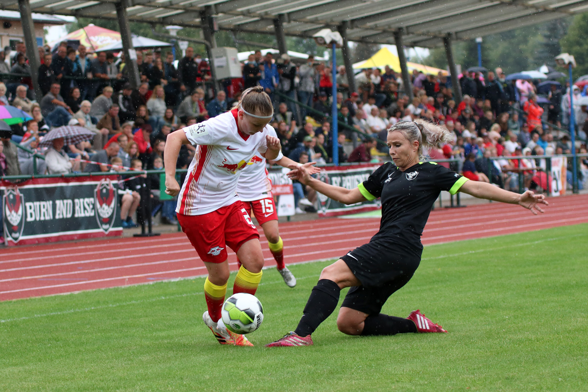 Der FC Phoenix Leipzig und RB Leipzig stehen am Sonntag vor ihren Aufgaben im DFB-Pokal. © Martin Stein