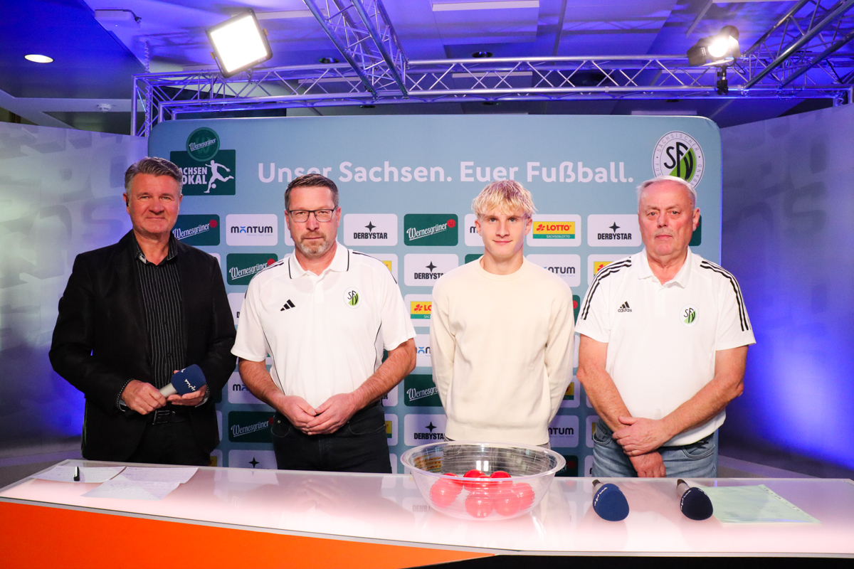 Quentin Enold von der SG Dynamo Dresden hat das Viertelfinale um den Wernesgrüner Sachsenpokal 2025/2026 ausgelost. © SFV/Luise Böttger